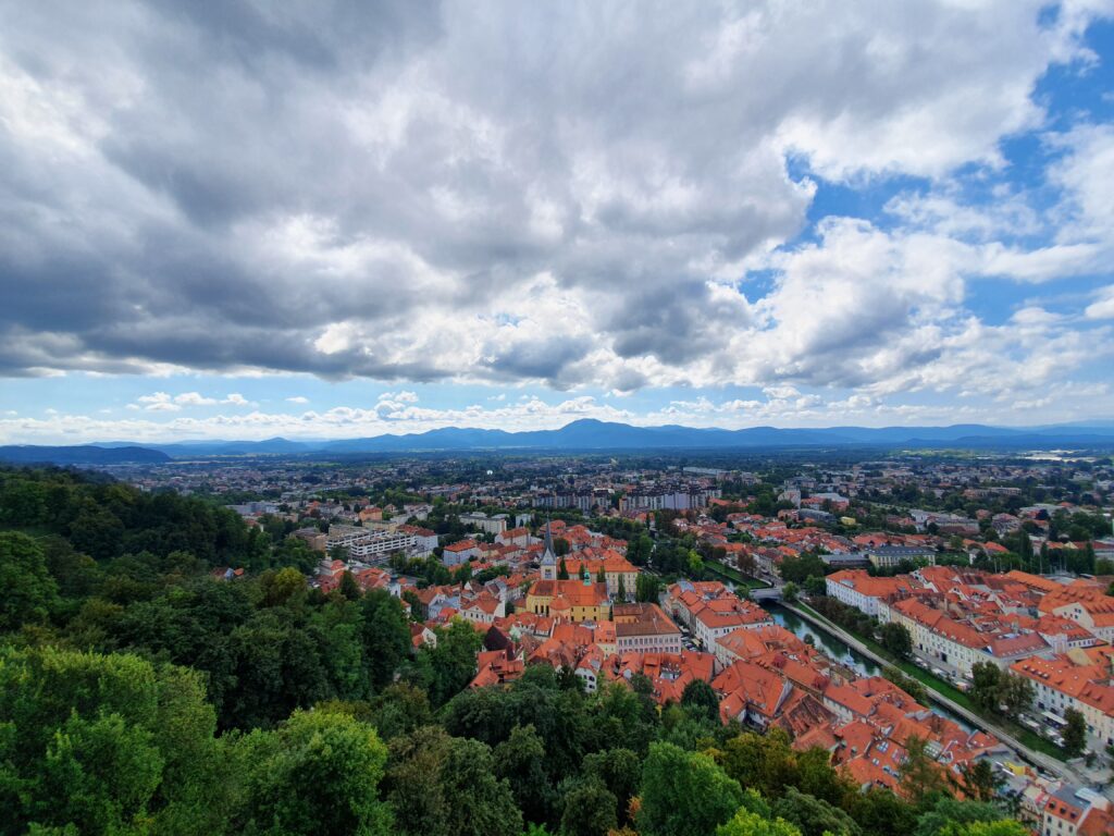 panorama, colline, tetti