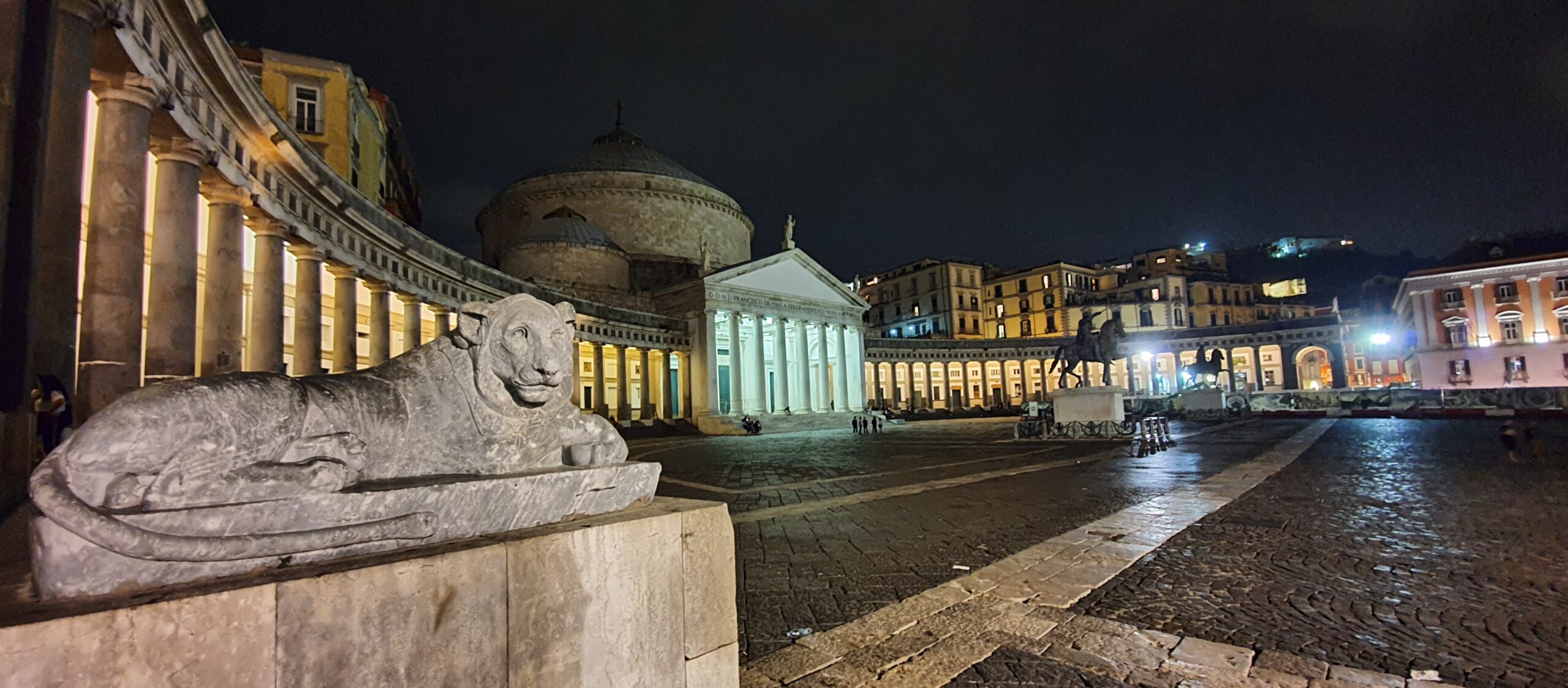 leone, chiesa, piazza, notte