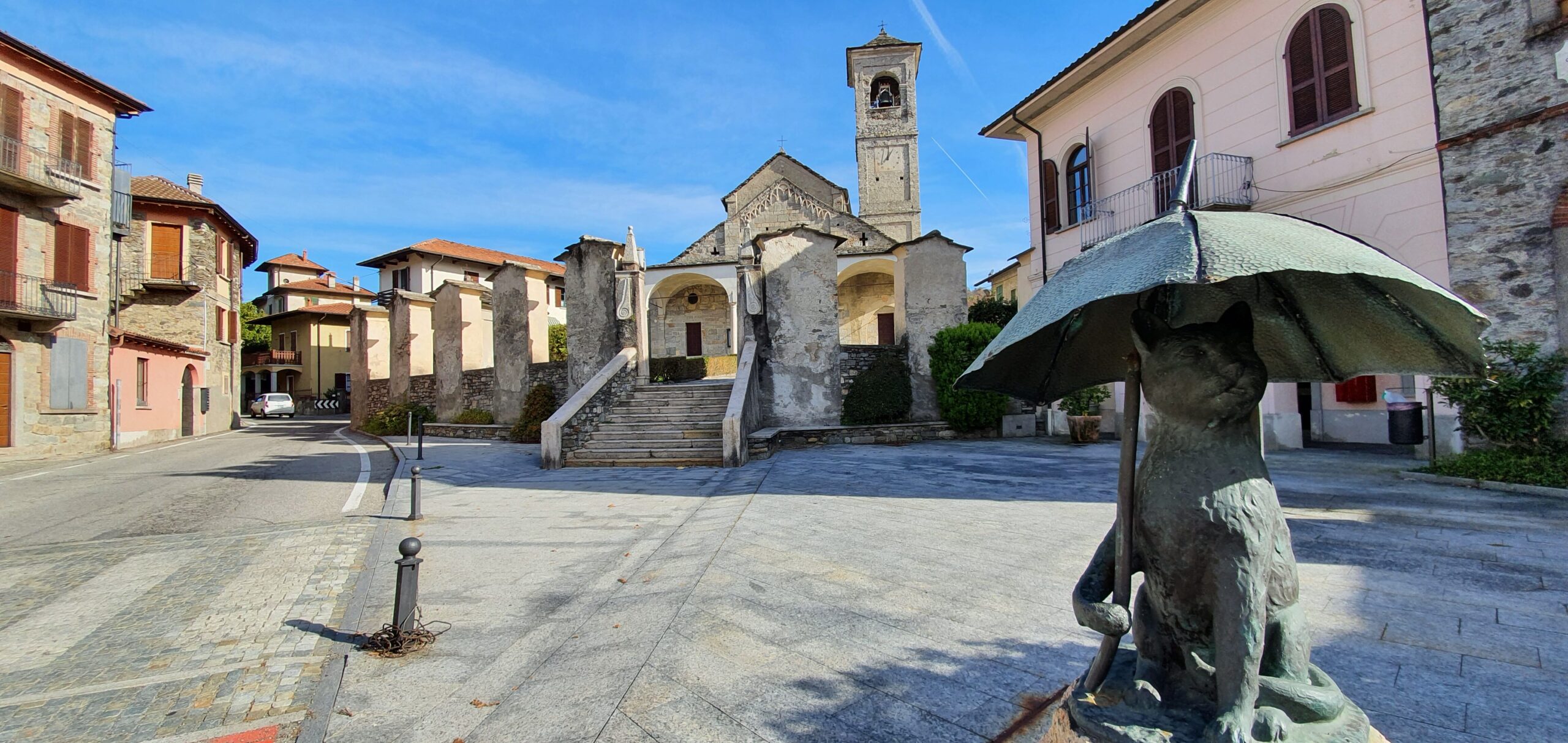 gatto, piazzetta, chiesa