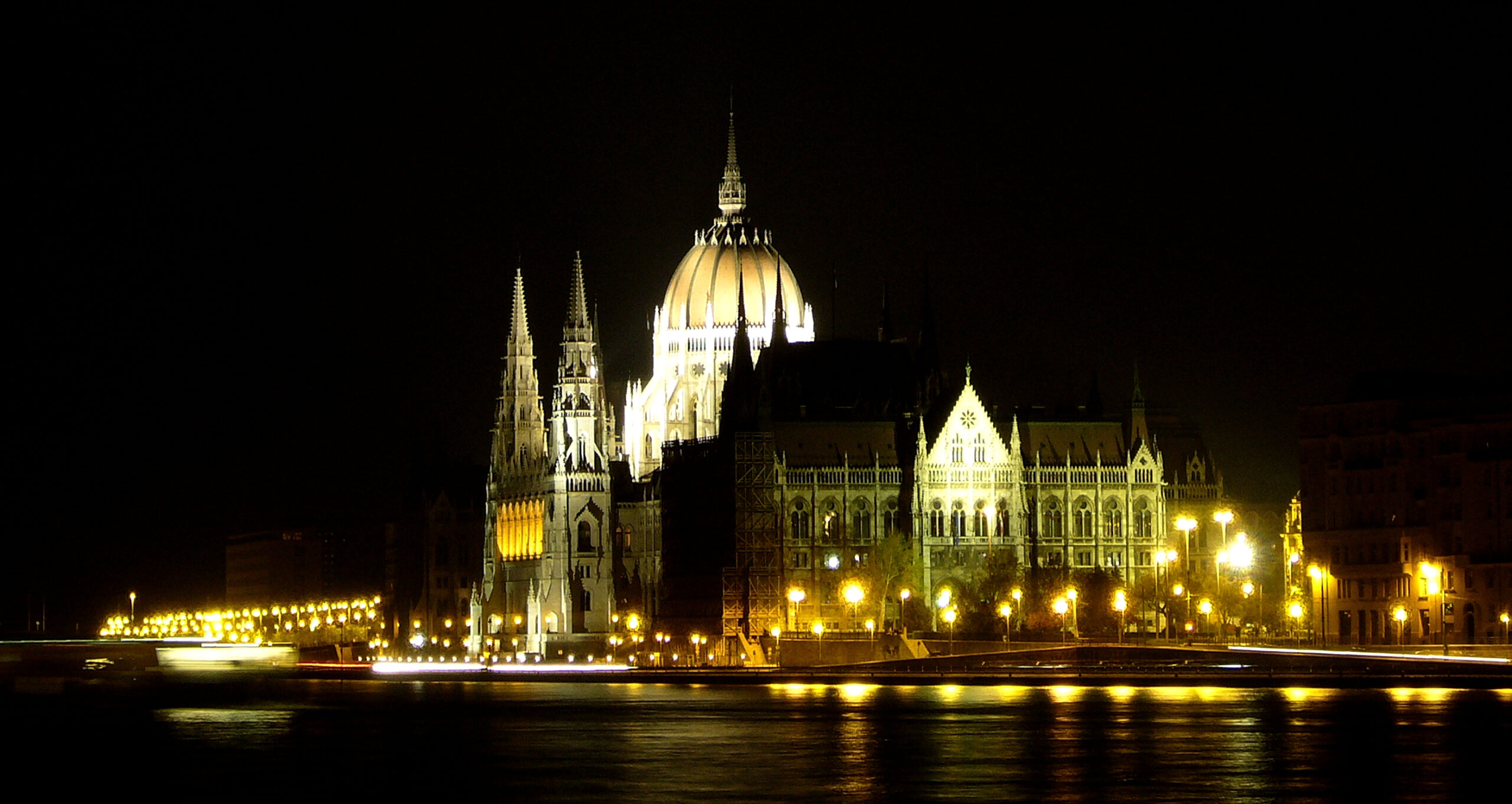 parlamento, budapest, notte